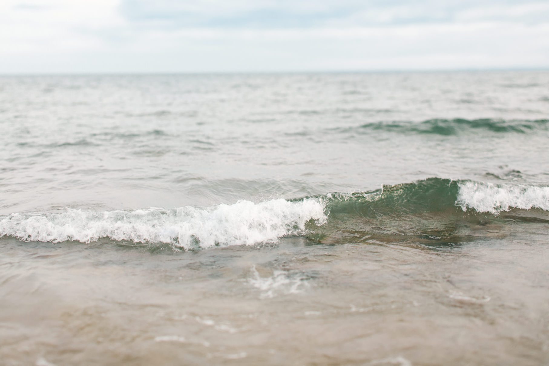 nothern-michigan-lake-superior-engagement-photo-036