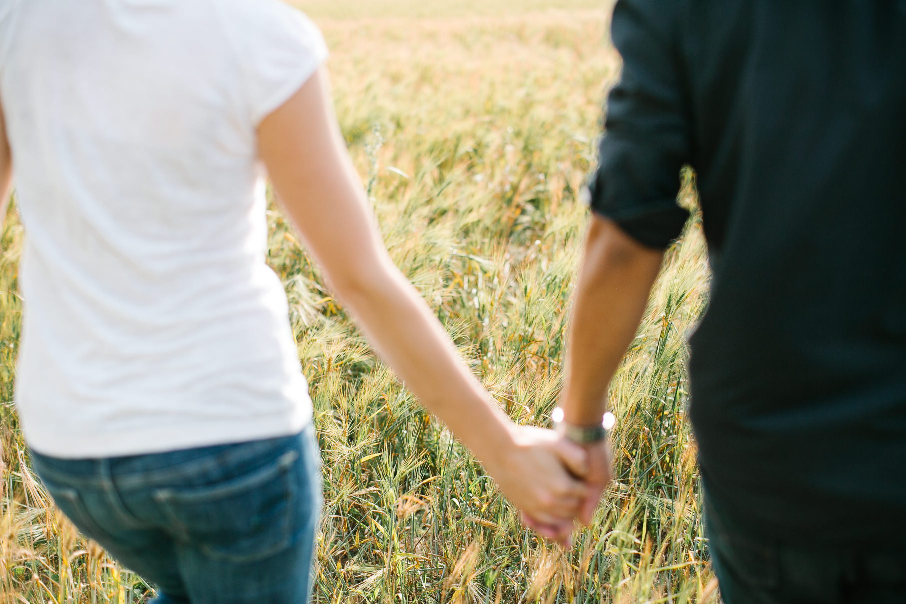 nothern-michigan-lake-superior-engagement-photo-303